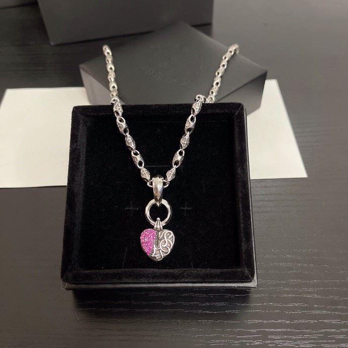 Ch**me He**ts necklaces